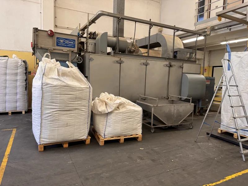 Una vista del reparto produttivo Sacchetti & Calzoni.
